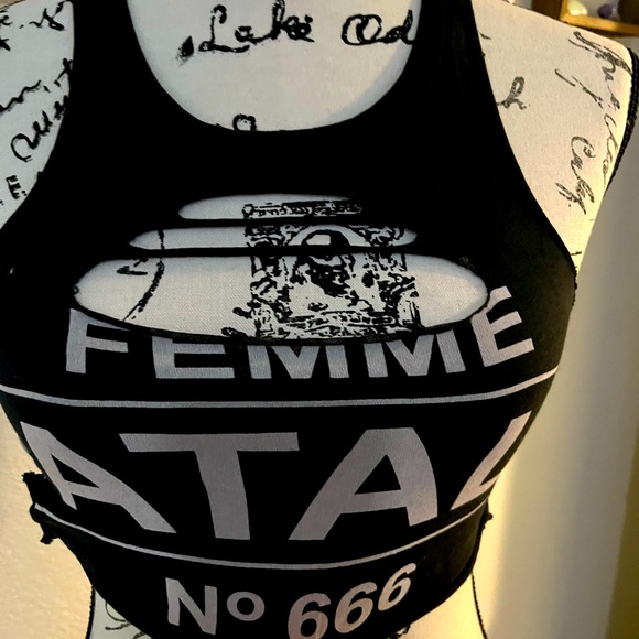 Femme fatale crop top super sexy size small 🔥🔥🔥🔥 - Picture 8 of 8